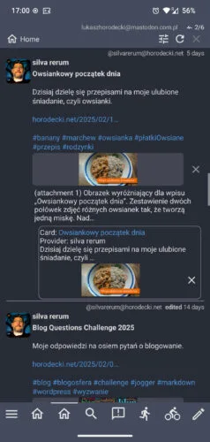 Główny ekran Subway Tootera z widocznymi dwoma wpisami z tego bloga. Dołączone obrazki wyróżniające wpisów są pomniejszone tak, że ledwo widać, co na nich jest. Odstępy i układ treści sprawiają wrażenie chaotycznego. Całośc utrzymana w zimnych szaroniebieskich kolorach z białym tekstem. Na dole pasek z ikonami: strony główne serwerów, profil, wyszukiwanie, powiadomienia, lokalna i globalna oś czasu, tworzeni wpisu.