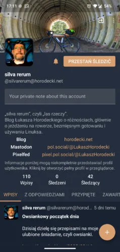Profil silva rerum w Husky. Ta sama zawartość co wszędzie, na ciepłym, ciemnoniebieskim tle. Na górze dodatkowy przycisk otwierania profilu w przeglądarce.