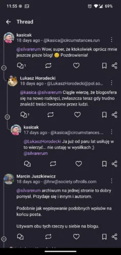 Widok wątku komentarzy pod wpisem z odpowiedziami na bloga. Gałęzie komentarzy połączone są liniami i wcinają cię ku środkowi się w zależności od głębokości zagnieżdżenia. Na liniach ikonki minusa pozwalające na zwinięcie gałęzi.