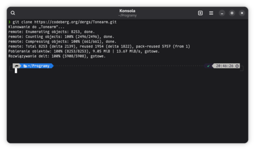 Okno terminala z wynikiem polecenia „git clone https://codeberg.org/dergs/Tonearm.git” wykonanego w katalogu ~/Programy.