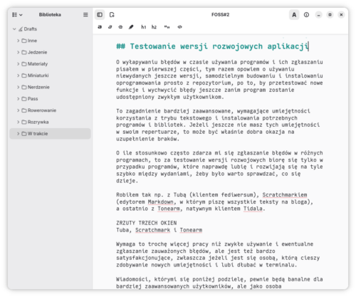 Okno edytora Scratchmark z otwartym szkicem tego tekstu. Po lewej panel biblioteki z kategoriami tekstów: m. in.  jedzenie, nerdzenie, rowerowanie i w trakcie.