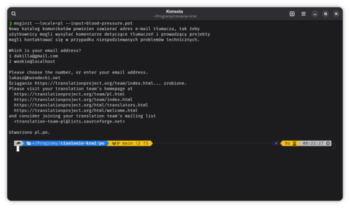 Okno emulatora terminala z wynikiem polecenia tworzącego plik po z polskim tłumaczeniem.