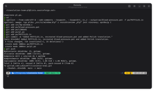 Terminal z poleceniami dodającymi zmienione pliki i tworzącymi zatwierdzenie, a potem wypychającymi zmiany do zdalnego repozytorium git.